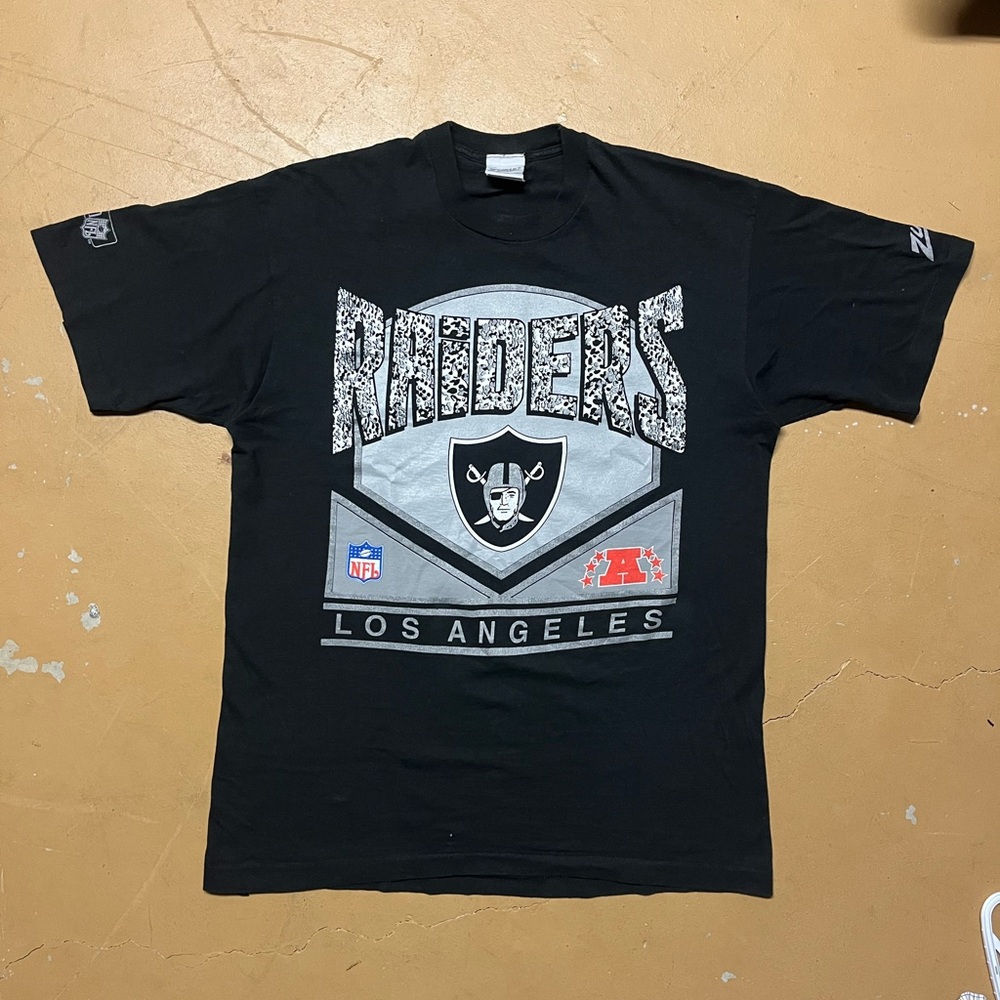 Vtg Los Angeles Raiders Big Graphic Single Stitch Tshirt by Zubaz Size XL